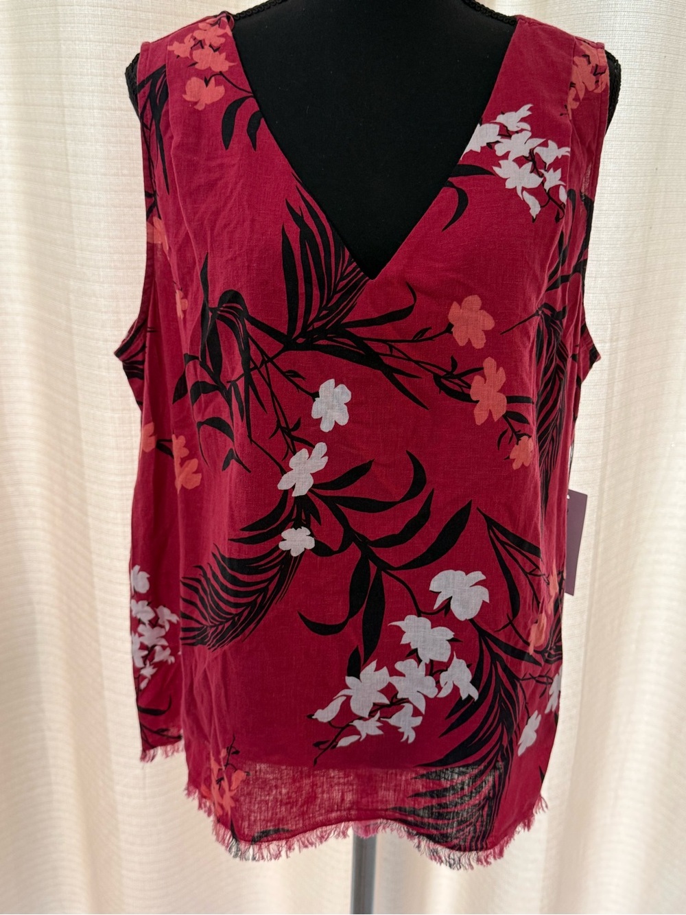 Liz Claiborne Wine Floral V-Neck Sleeveless Tank